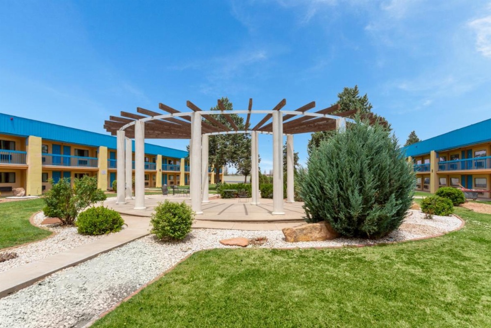 Days Inn & Suites by Wyndham Clovis Image 18