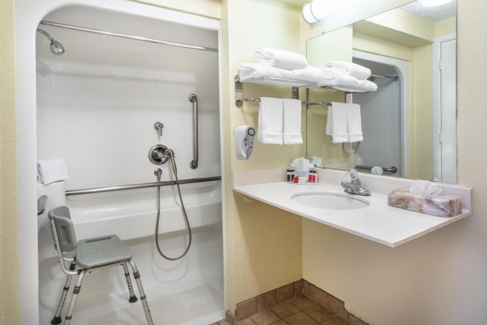 Days Inn & Suites by Wyndham Clovis Image 26