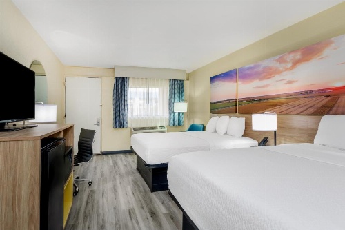 Days Inn & Suites by Wyndham Clovis image 34