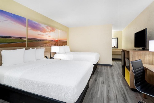 Days Inn & Suites by Wyndham Clovis image 35