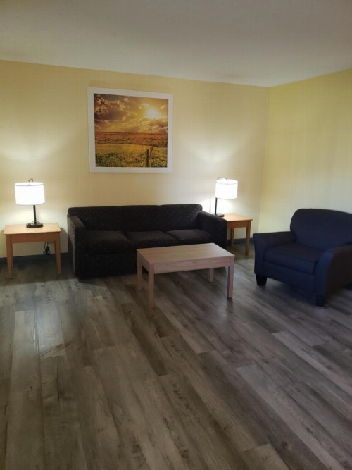 Days Inn & Suites by Wyndham Clovis image 36
