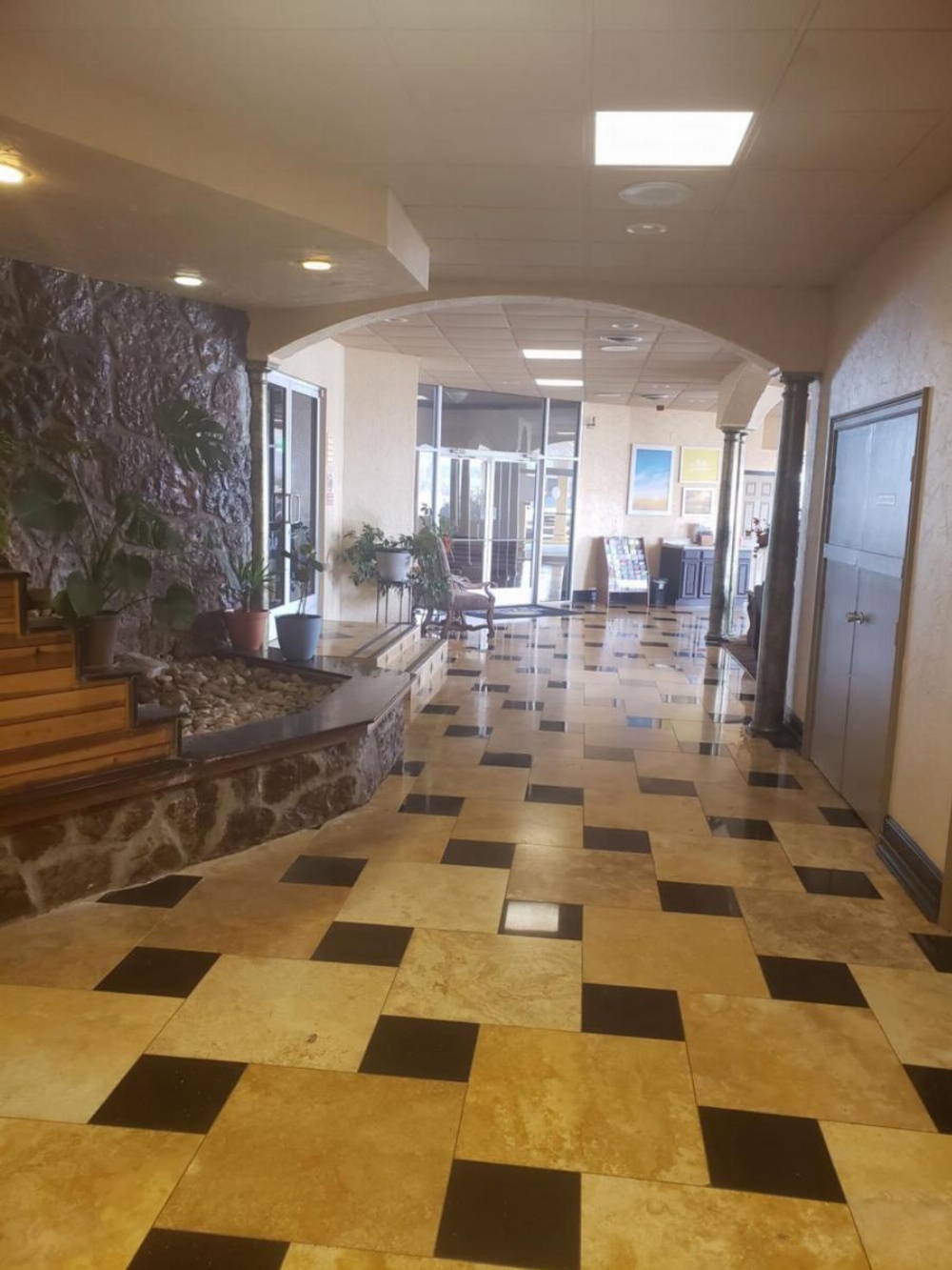 Days Inn & Suites by Wyndham Clovis Image 37