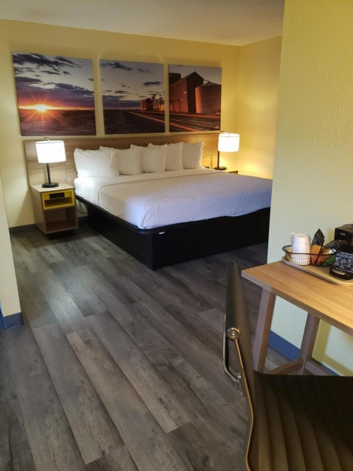 Days Inn & Suites by Wyndham Clovis image 41