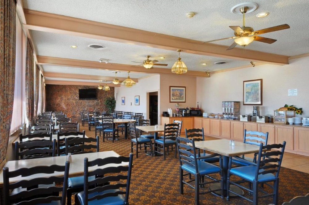 Days Inn & Suites by Wyndham Clovis Image 49