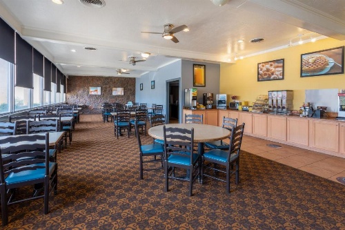 Days Inn & Suites by Wyndham Clovis image 7